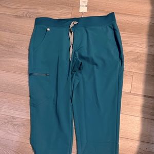 Pacific blue size L Figs Women’s joggers. NWT